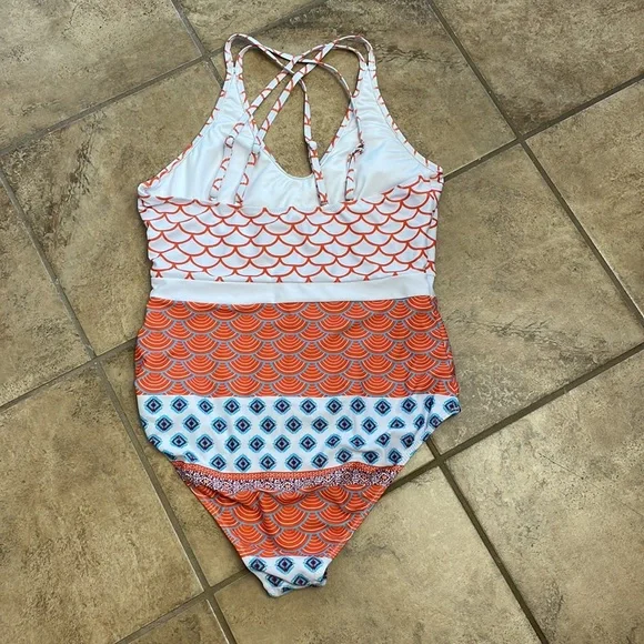 Cupshe one piece 💕 - Picture 3 of 7